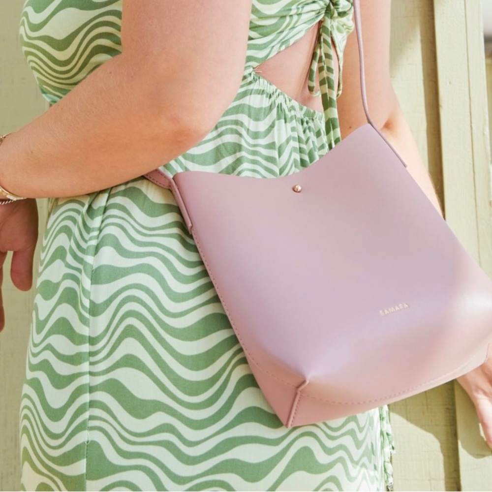 Brand new - Samara Shoulder Bag - Peony.